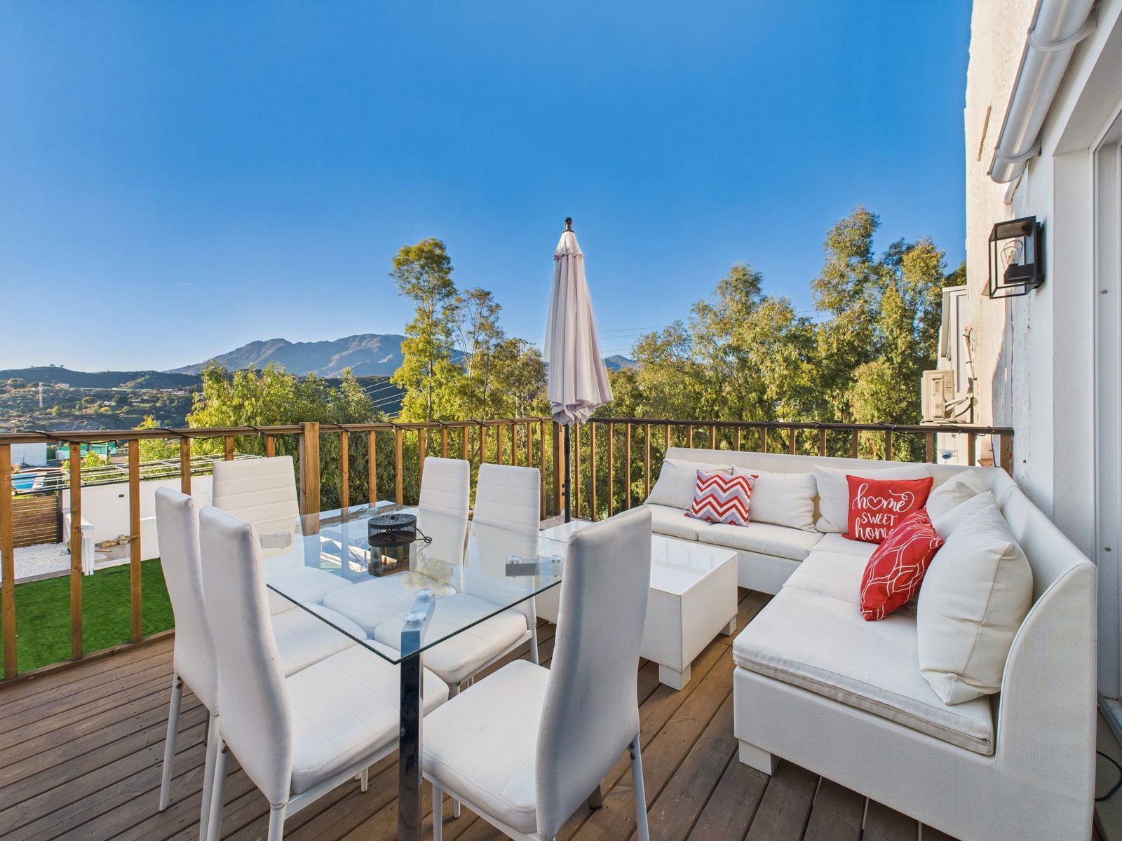 Terrace of House or chalet for sale in Estepona  with Air Conditioner, Terrace and Furnished