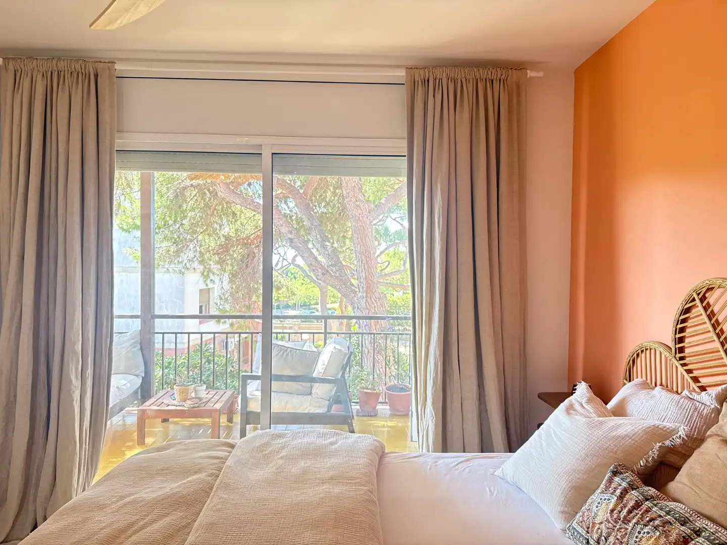Dormitori de Apartament de lloguer en Castelldefels amb Calefacció, Parquet i Terrassa