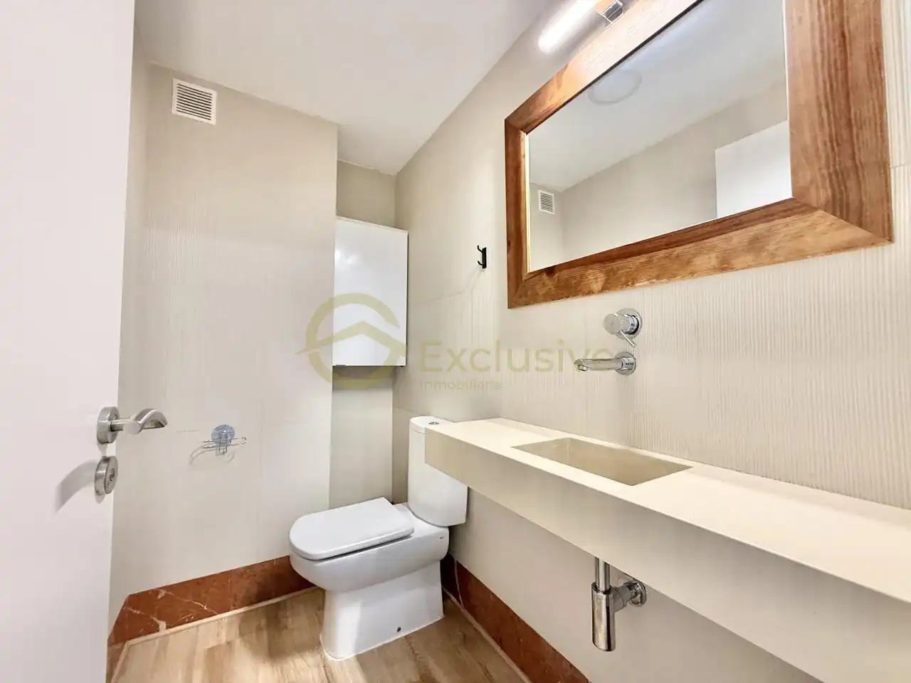 Baño de Casa o chalet en venta en Avilés con Calefacción, Parquet y Trastero