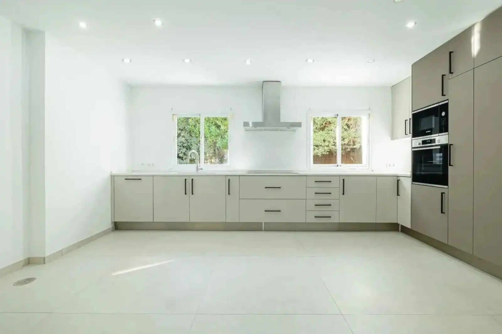 Chalet con piscina en venta en Avenida de las Golondrinas, imagen 4