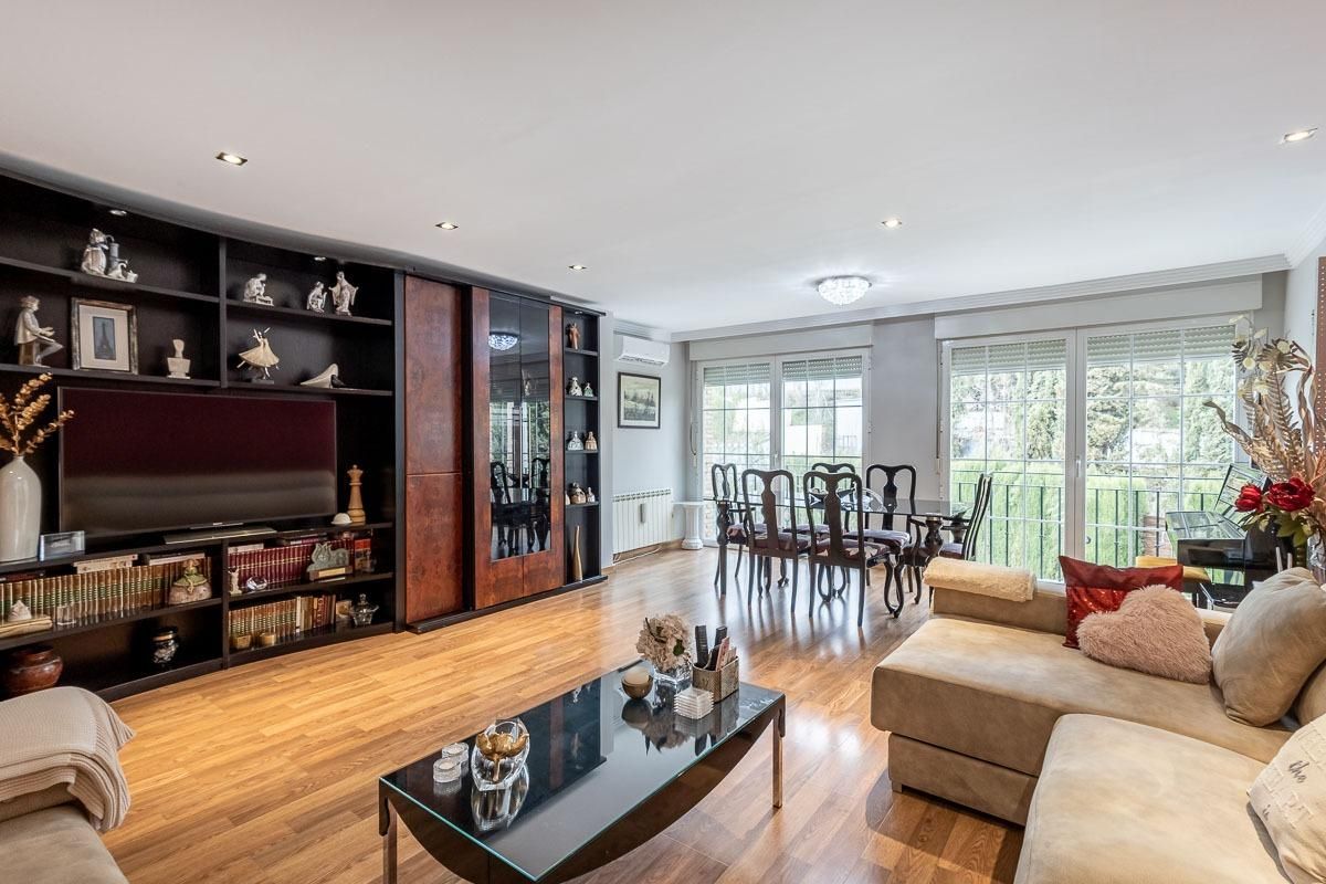 Sala de estar de Casa adosada en venta en Alhendín con Piscina comunitaria