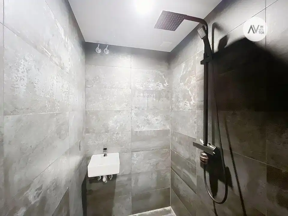 Baño de Oficina de alquiler en Barcelona con Terraza y Amueblado
