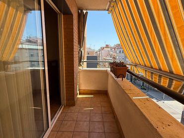 Piso con balcón en venta en Carrer del Montseny