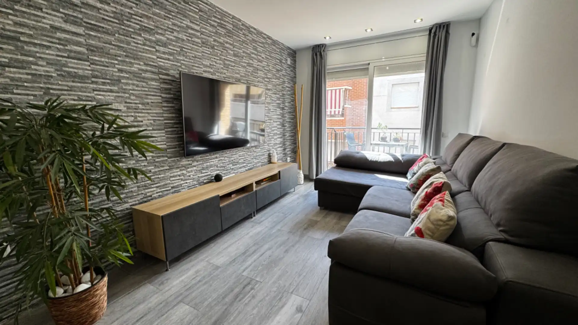 Sala de estar de Piso en venta en Torredembarra con Calefacción, Terraza y Horno