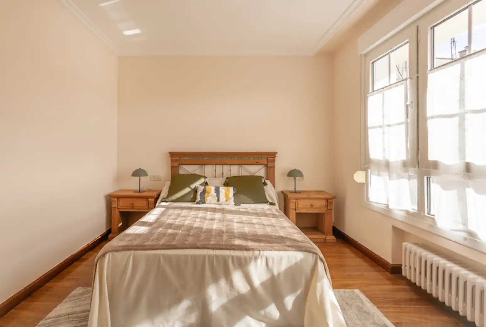 Dormitori de Casa o xalet en venda en Gijón  amb Calefacció, Parquet i Terrassa