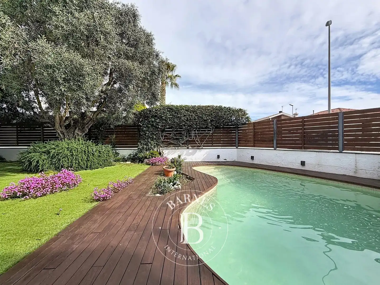 Piscina de Casa o xalet en venda en Santa Susanna amb Aire condicionat, Calefacció i Jardí privat
