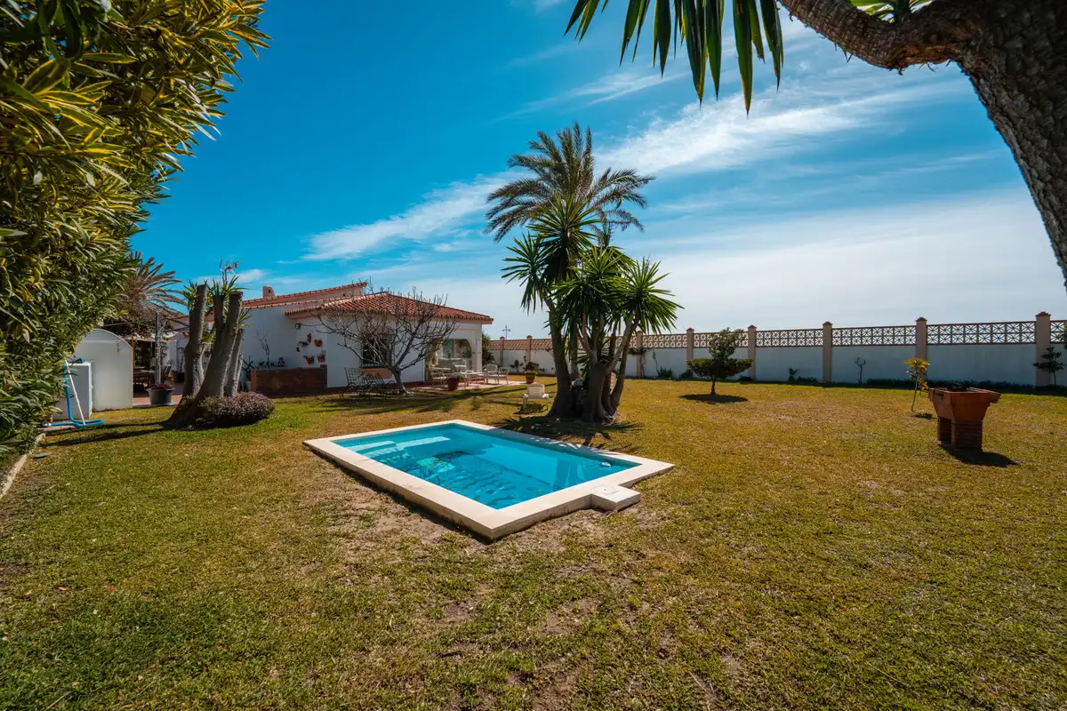 Jardí de Casa o xalet en venda en Marbella amb Aire condicionat, Jardí privat i Piscina