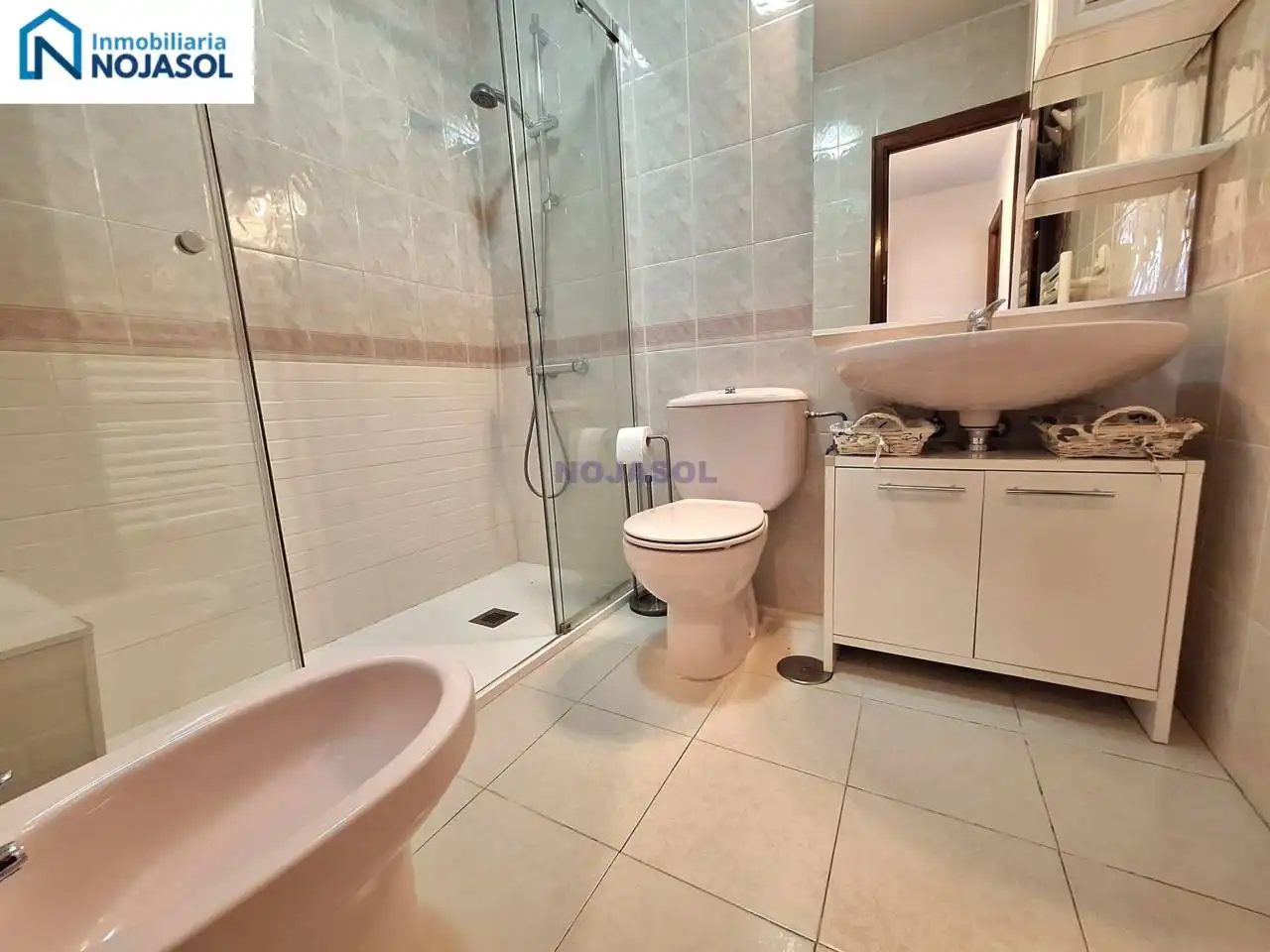 Baño de Apartamento de alquiler en Noja con Calefacción, Terraza y Amueblado