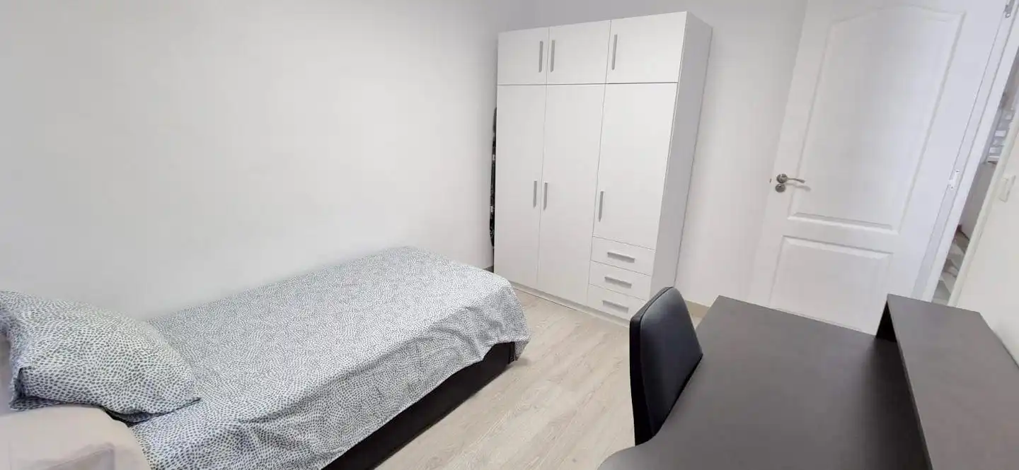 Bedroom of Ground floor for share in Elche / Elx  with Air Conditioner and Furnished