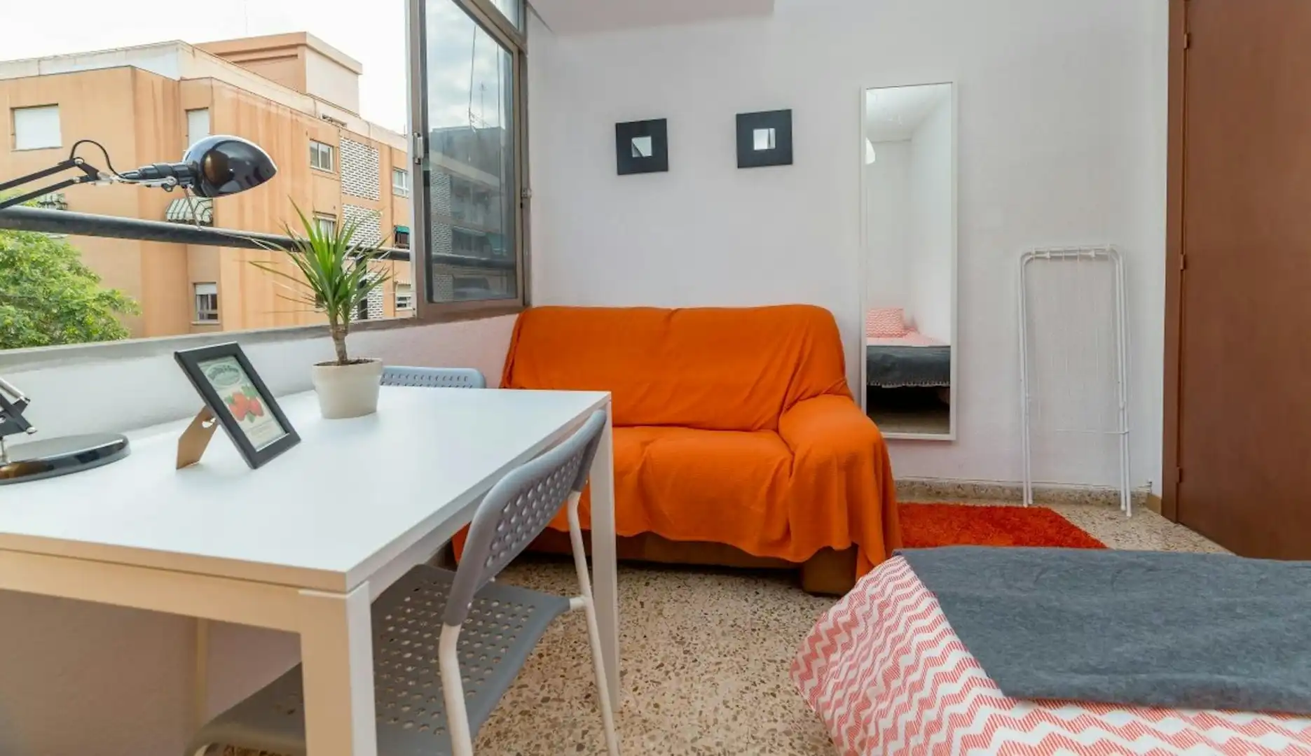 Terrassa de Pis per a compartir en  Valencia Capital amb Rentadora i Internet