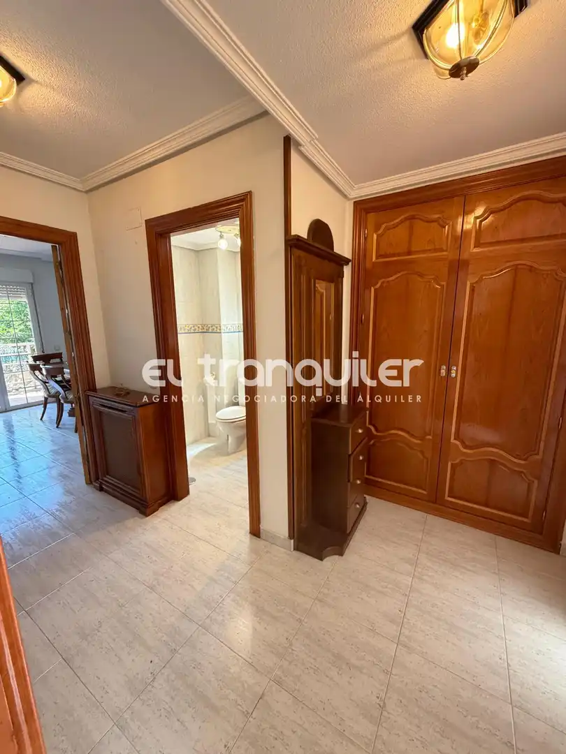 Dormitori de Casa adosada de lloguer en Leganés amb Jardí privat, Parquet i Terrassa