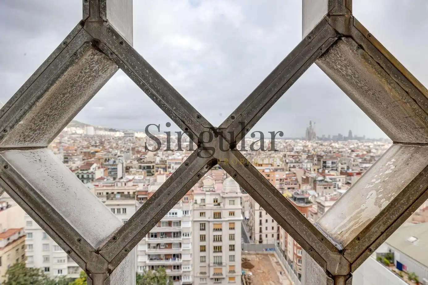 Außenansicht von Wohnung zum Verkauf in Barcelona
