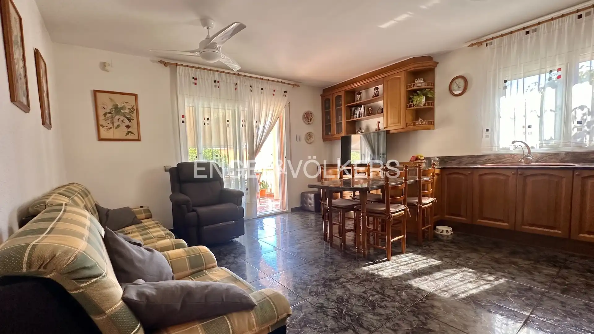 Sala d'estar de Casa o xalet en venda en Almoster amb Aire condicionat, Calefacció i Jardí privat