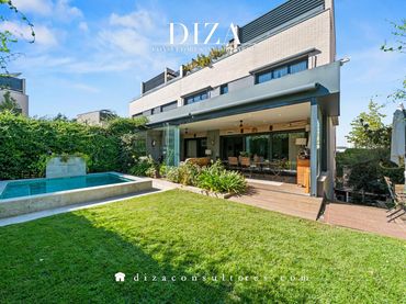 Haus mit Pool zum Verkauf in Calle de Evangelina Sobredo Galanes