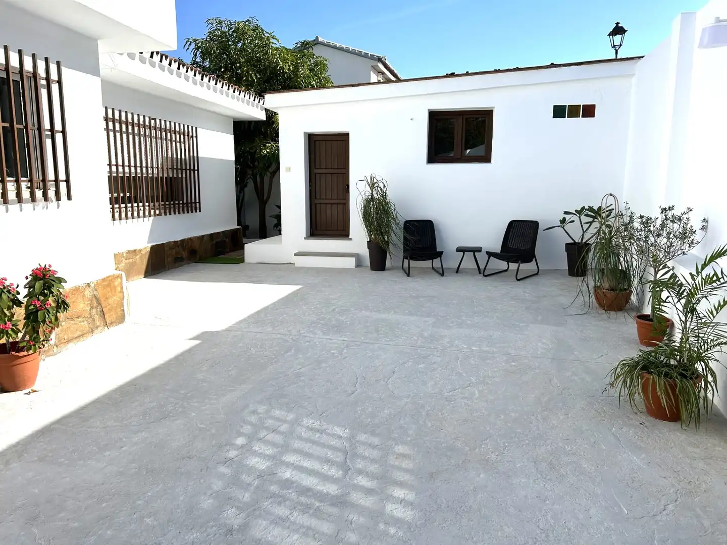 Außenansicht von Haus oder Chalet zum Verkauf in Alhaurín de la Torre mit Klimaanlage, Heizung und Privatgarten
