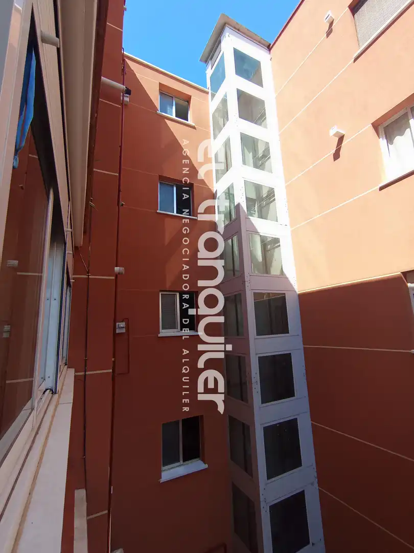 Außenansicht von Wohnung zum Verkauf in Alcorcón mit Terrasse, Möbliert und Waschmaschine