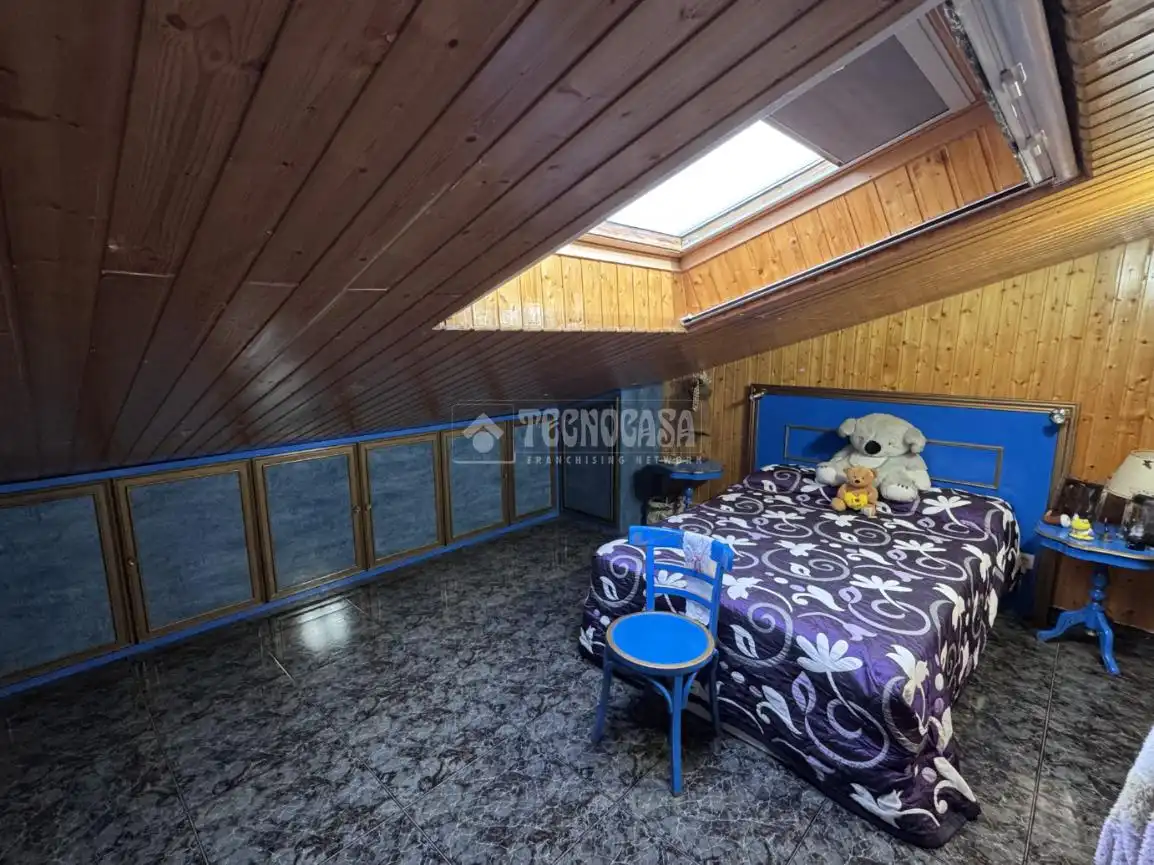 Dormitori de Casa adosada en venda en Villasabariego amb Domòtica i Piscina comunitària