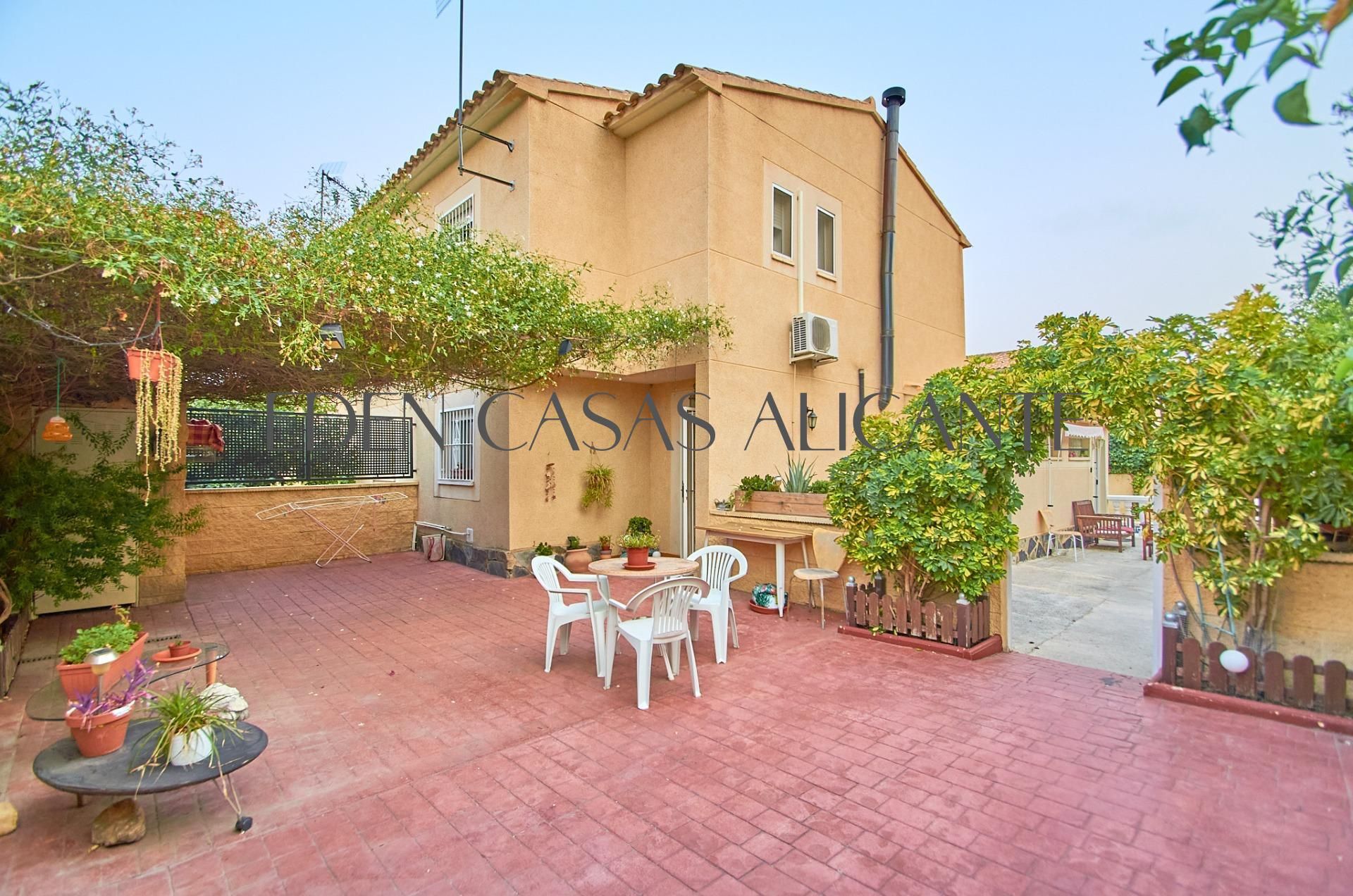 Exterior view of Single-family semi-detached for sale in Aigües  with Air Conditioner, Heating and Private garden