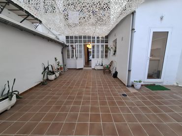 Business premises to rent in Llevant