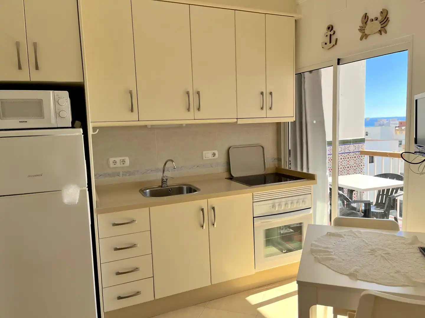 Cocina de Piso en venta en Salobreña con Terraza, Piscina y Piscina comunitaria