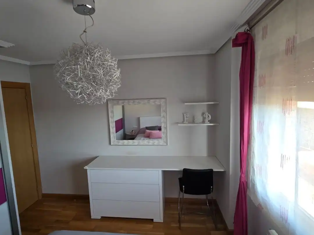 Bedroom of Flat for sale in Villaquilambre, León