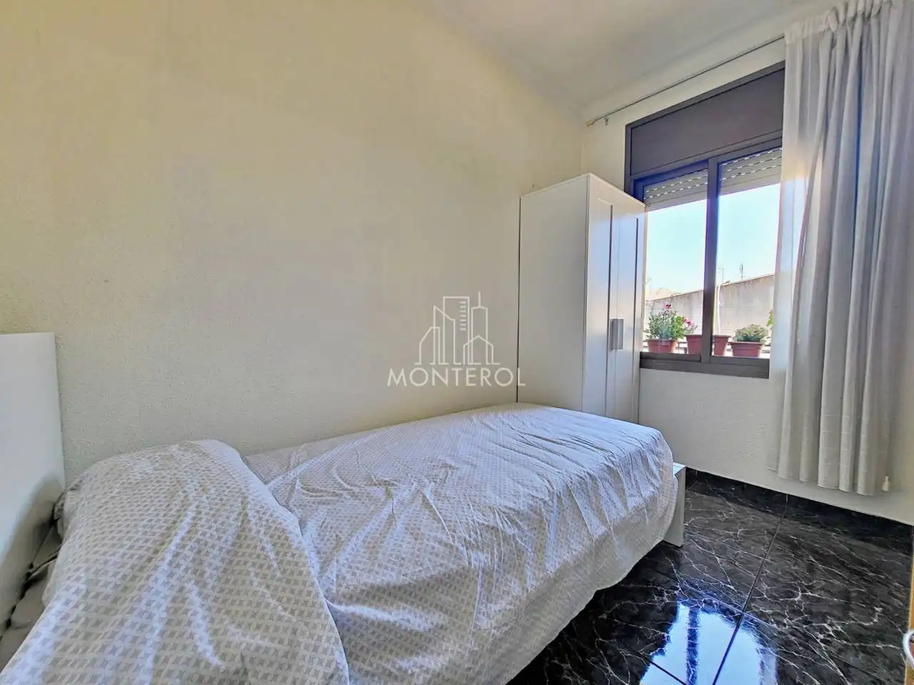 Bedroom of Flat for sale in Barcelona  with Balcony