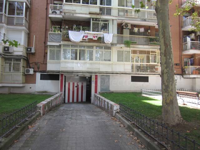 Garaje en Venta en Descubridores - Escritores