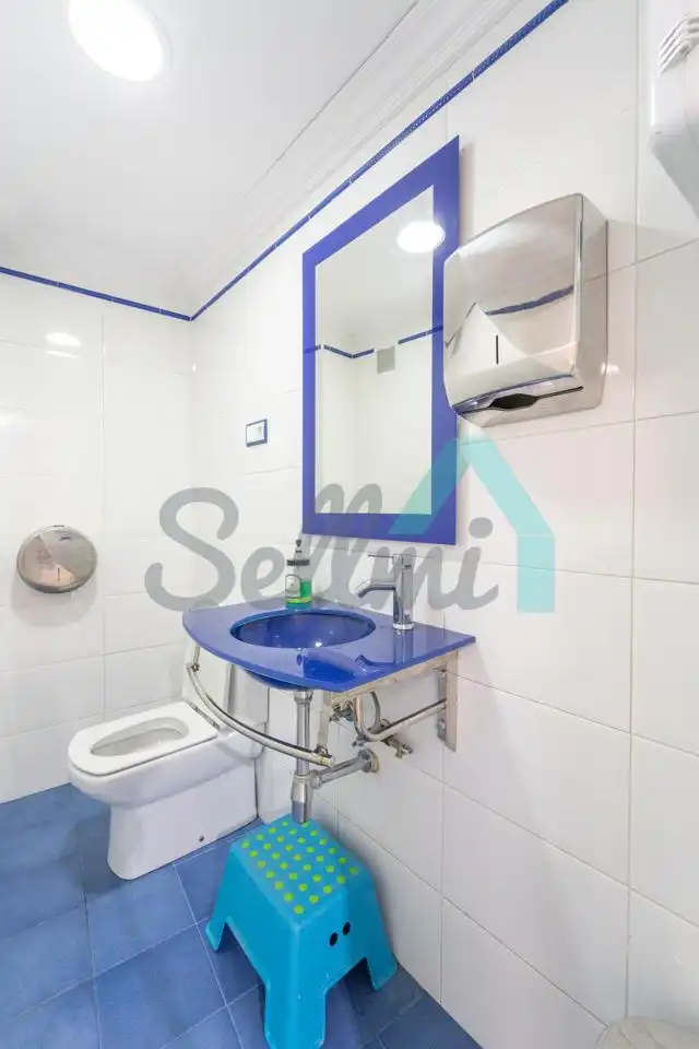 Local comercial de lloguer a Manuel Pedregal, imagen 52