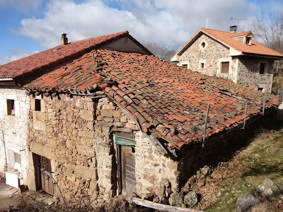 Vista exterior de Casa o chalet en venta en Monasterio de la Sierra