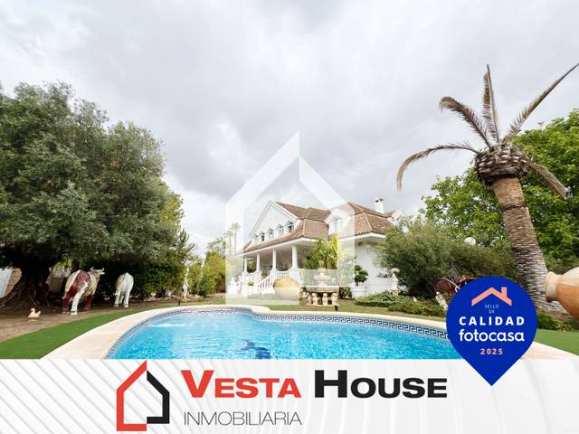 Casa-chalet en Venta en Calle Río Miño en Sol y Luz