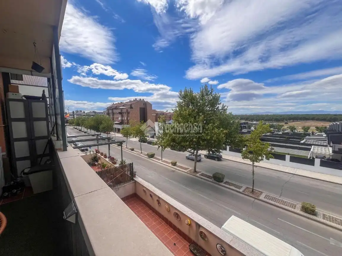 Vista exterior de Piso en venta en Navalcarnero con Aire acondicionado, Calefacción y Parquet