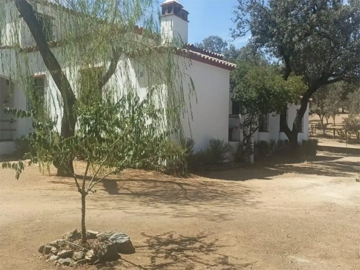 Vista exterior de Pis en venda en Alanís amb Jardí privat, Piscina i Moblat