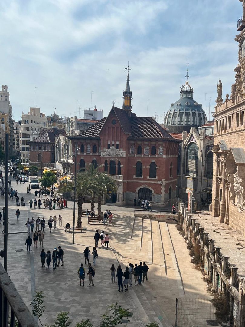 Exterior view of Building for sale in  Valencia Capital