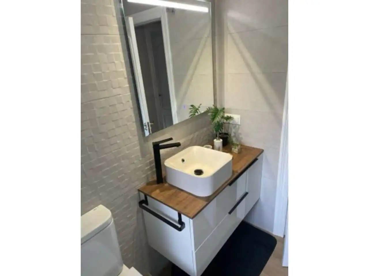 Badezimmer von Dachboden zur Miete in Oviedo  mit Heizung, Parkett und Terrasse