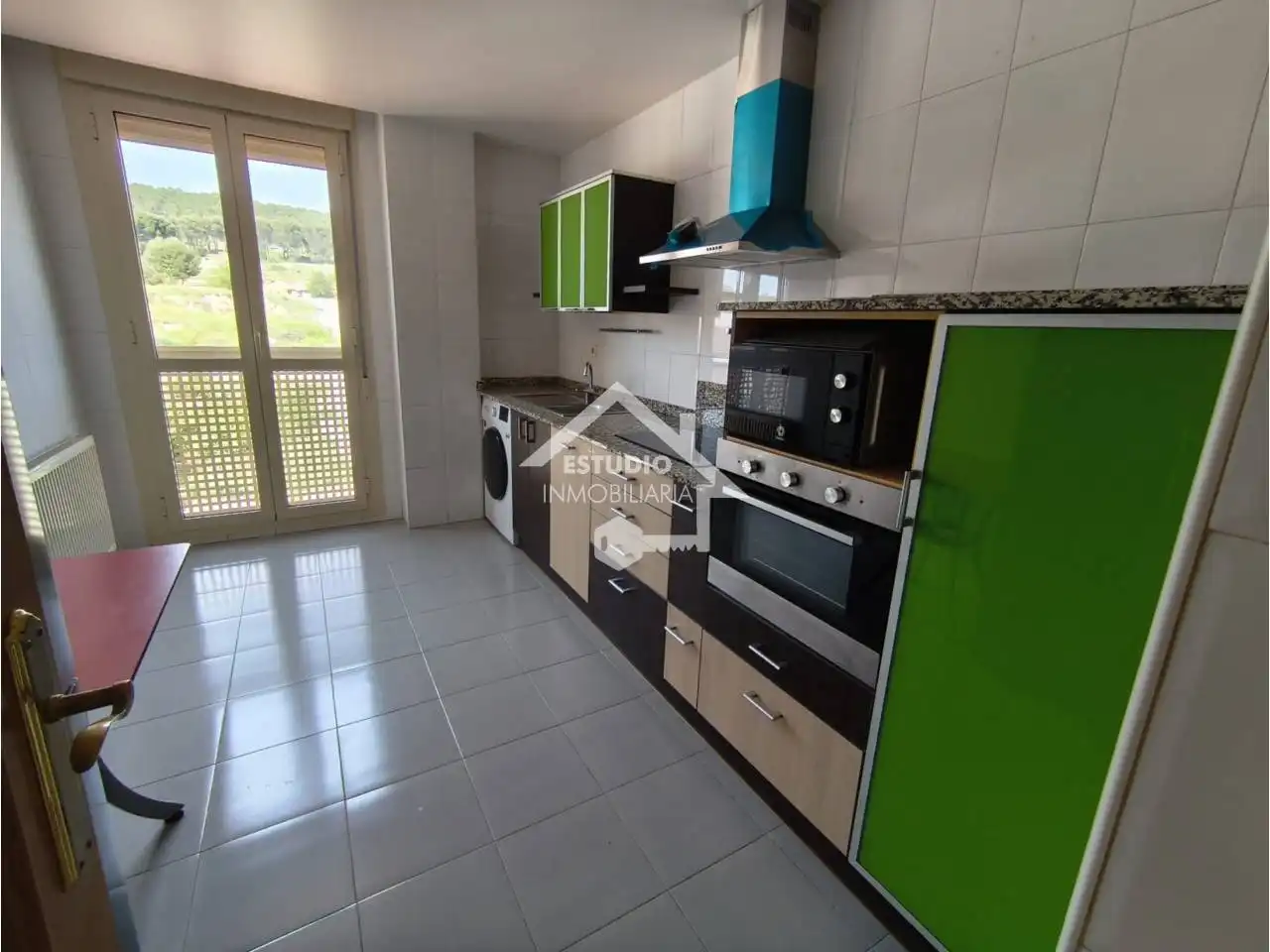 Cocina de Piso en venta en Lodosa con Calefacción, Trastero y Balcón