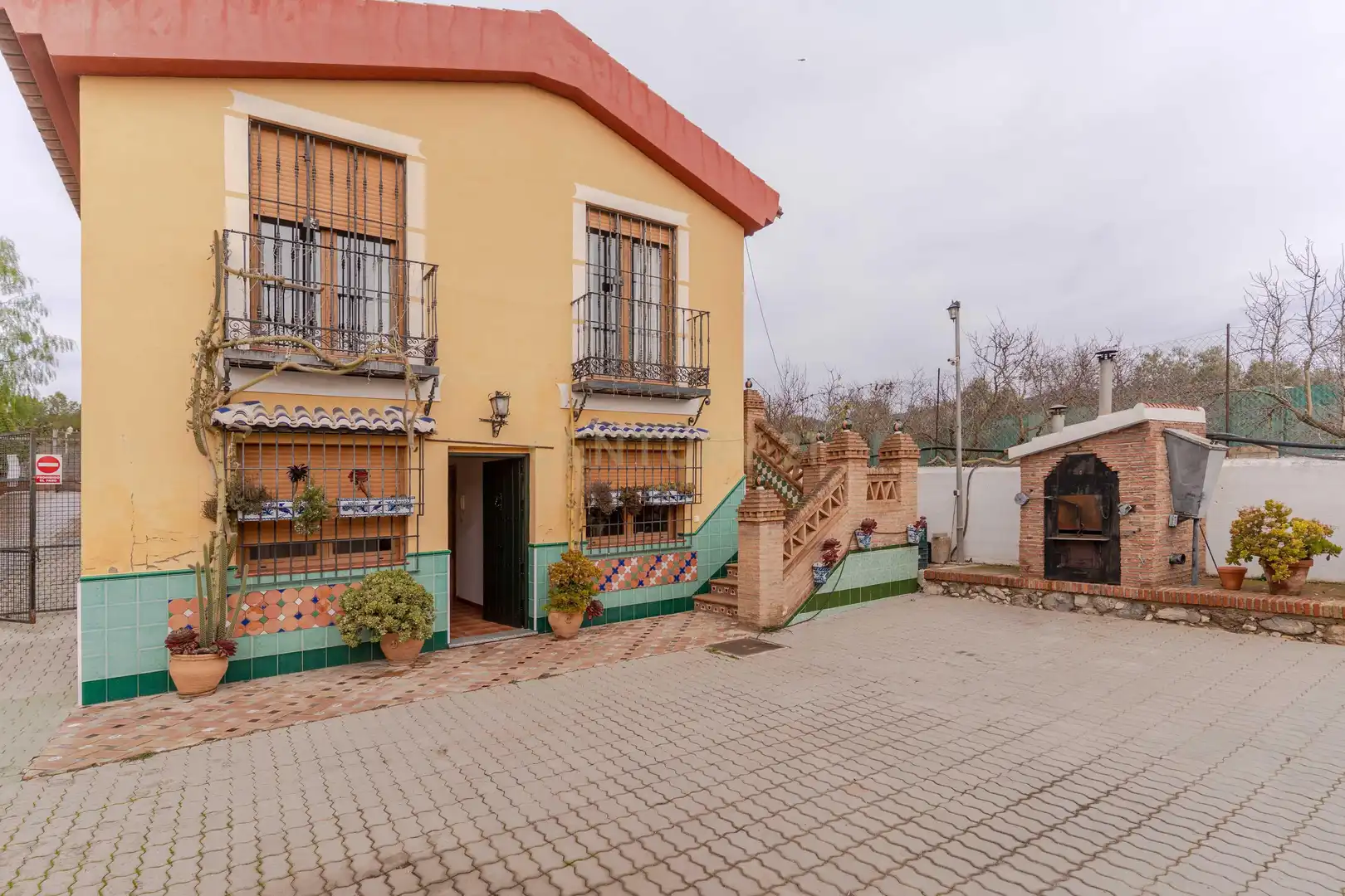 Vista exterior de Casa o xalet en venda en Dúrcal amb Jardí privat
