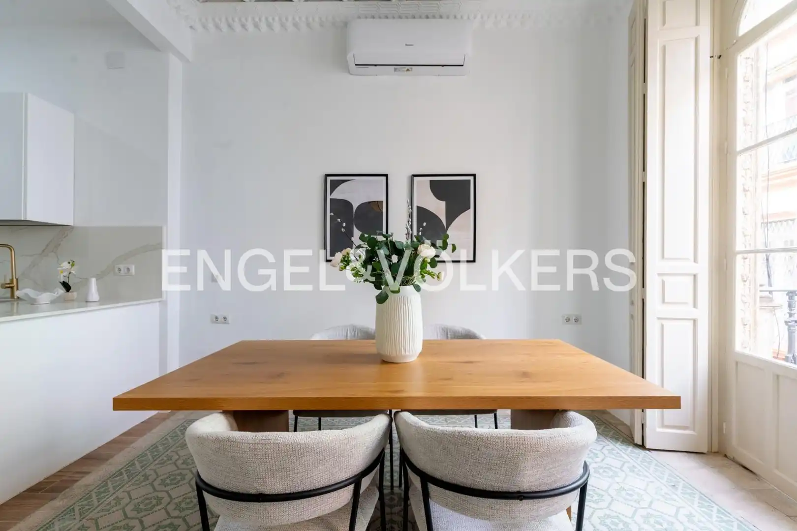 Dining room of Flat for sale in Sevilla  with Air Conditioner, Heating and Balcony