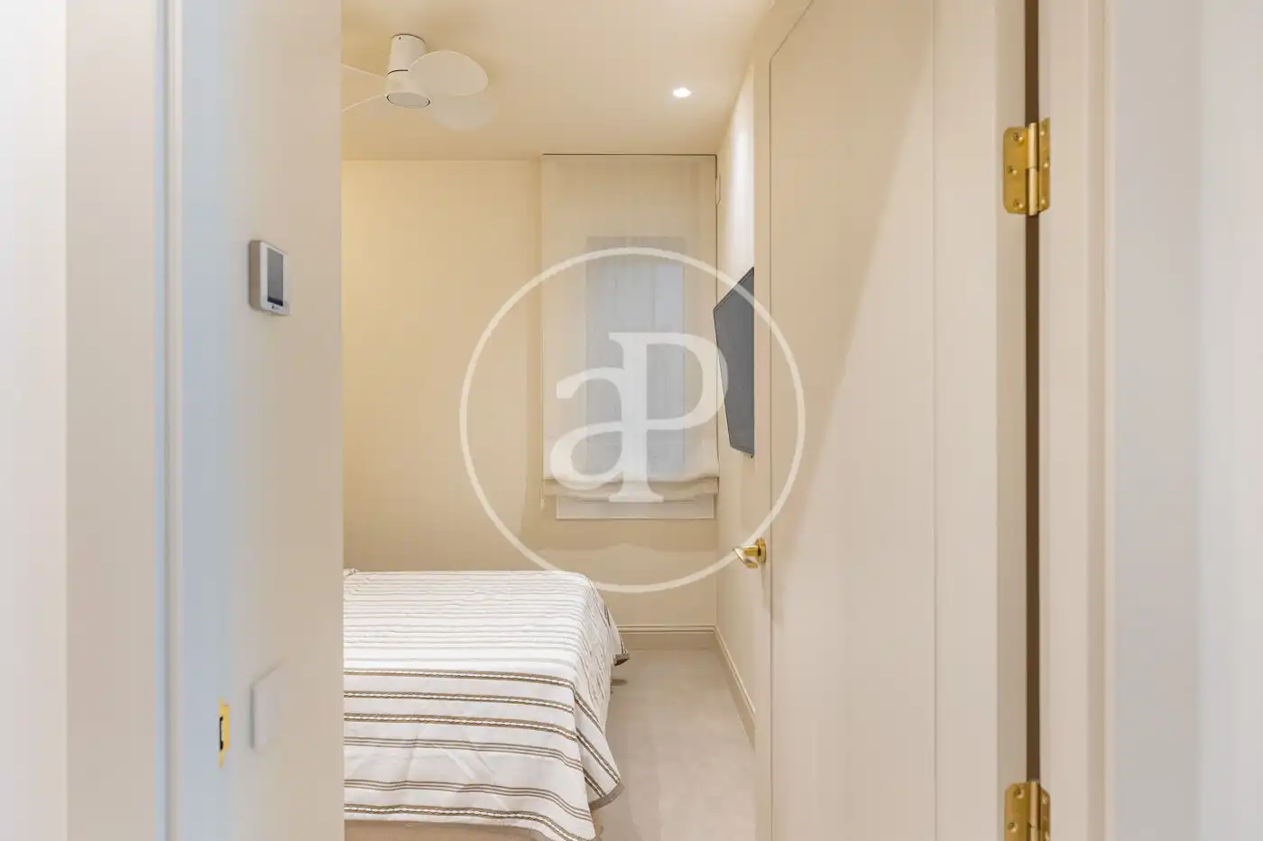 Bedroom of Flat for sale in Barcelona  with Air Conditioner, Heating and Furnished