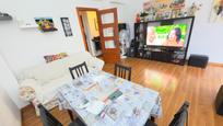 Living room of Flat for sale in  Sevilla Capital  with Private garden