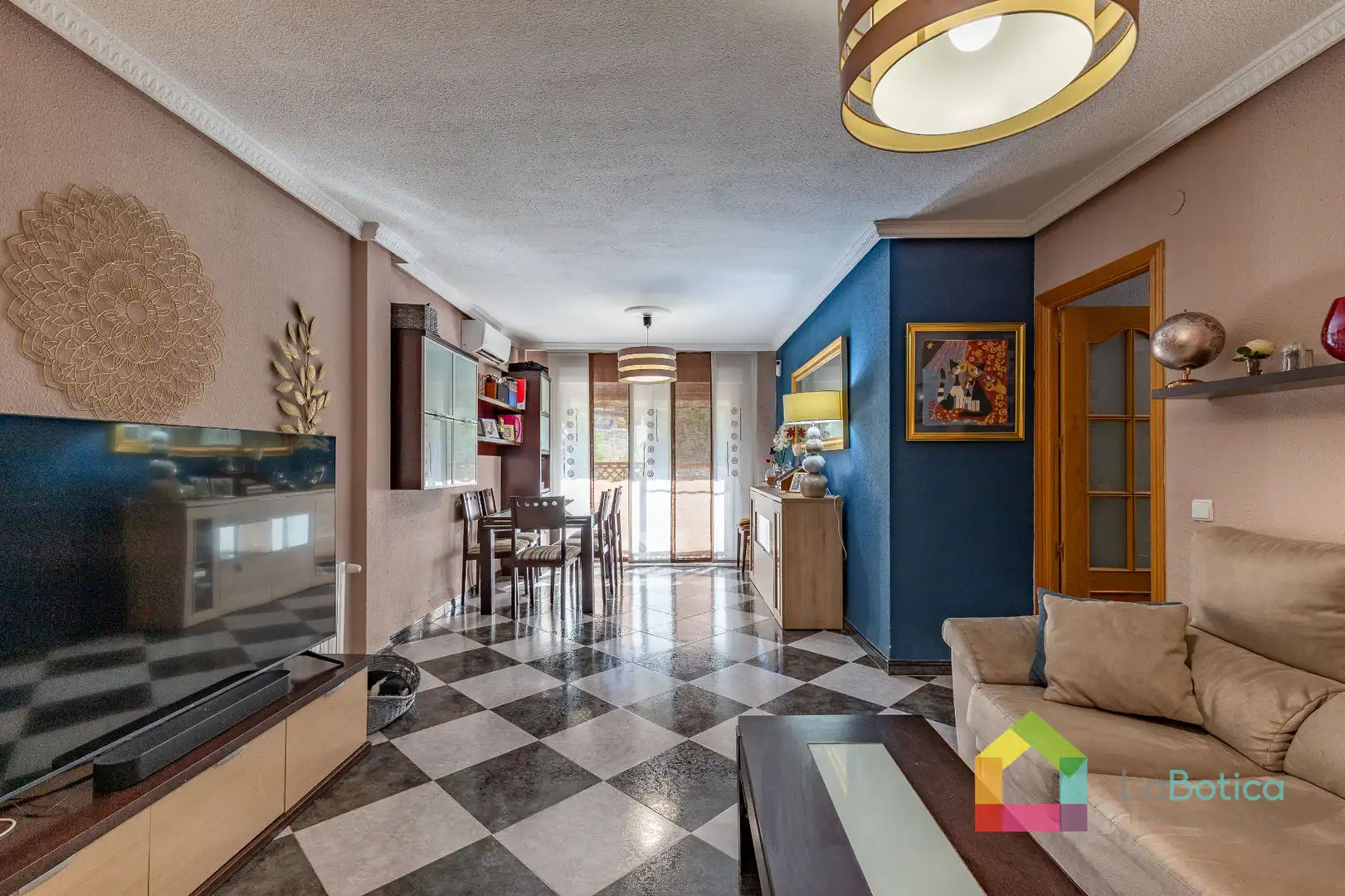 Sala de estar de Piso en venta en Olías del Rey con Aire acondicionado, Calefacción y Piscina comunitaria