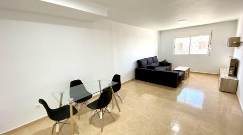 Foto 4 von Wohnung zur Miete in Avenida Daya Nueva, Almoradí, Alicante