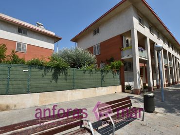 Maison jumelée avec balcon à vendre à Avinguda de Ramon d'Olzina