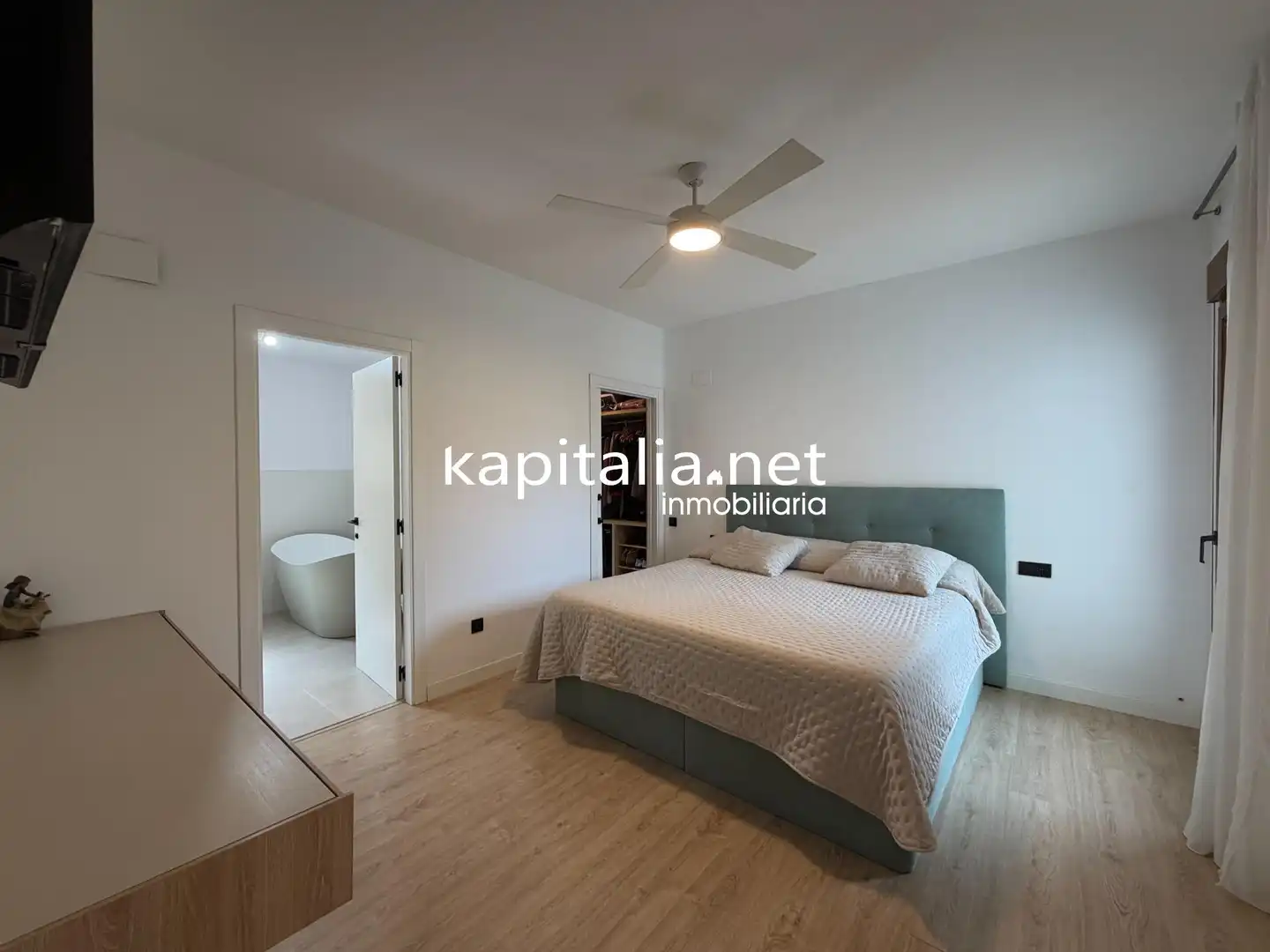 Dormitori de Casa o xalet en venda en Ontinyent amb Aire condicionat, Calefacció i Jardí privat