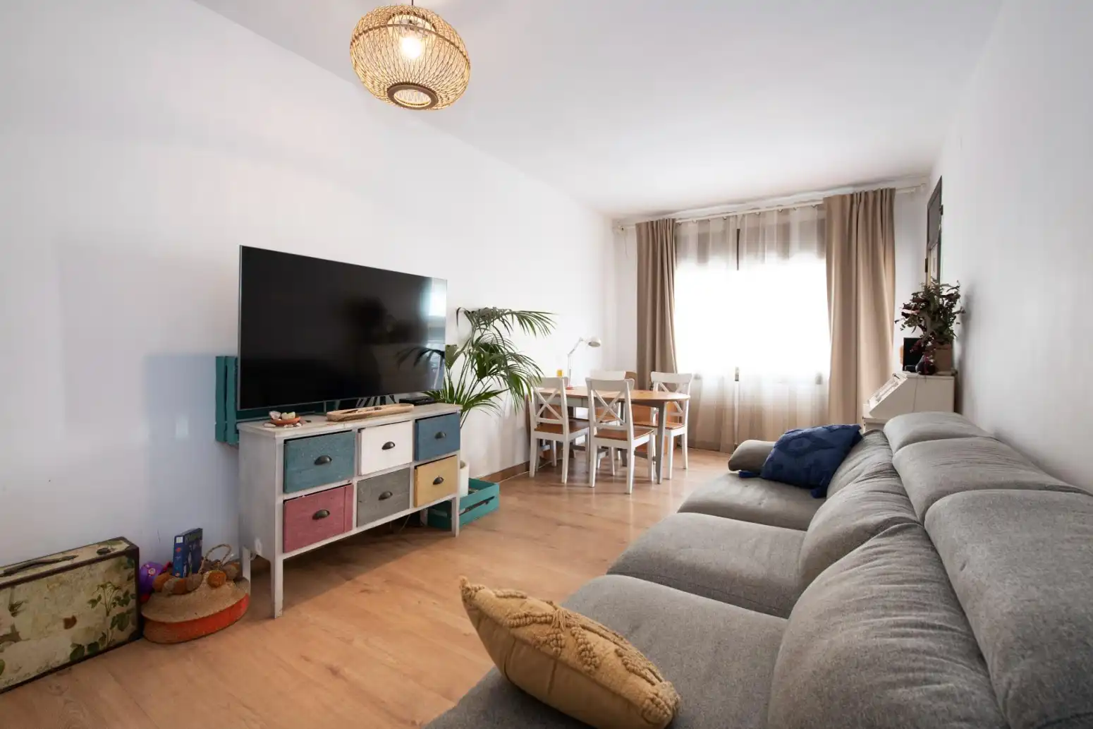 Sala d'estar de Pis en venda en Castelldefels amb Parquet i Terrassa