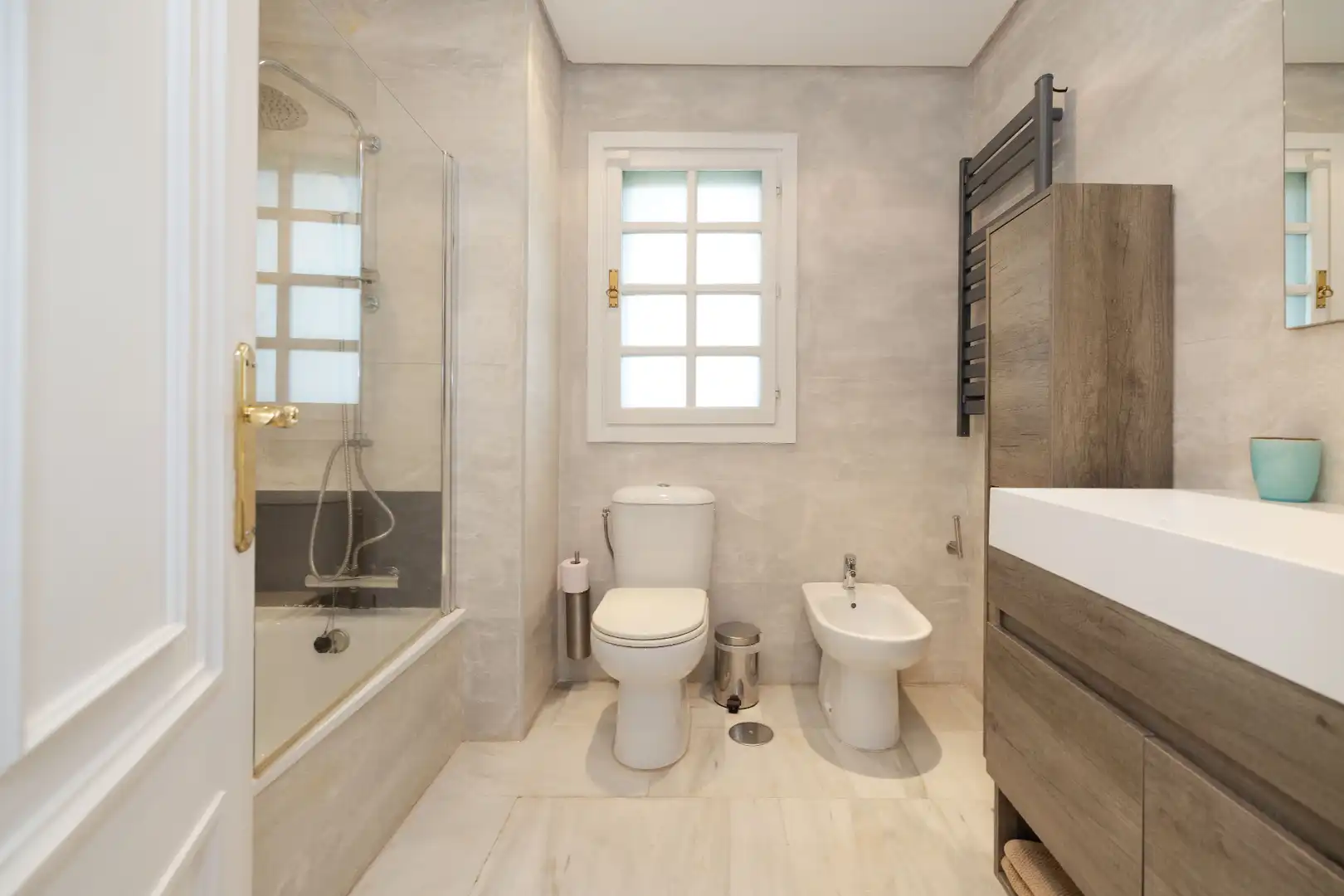 Baño de Piso en venta en Marbella con Aire acondicionado, Calefacción y Terraza