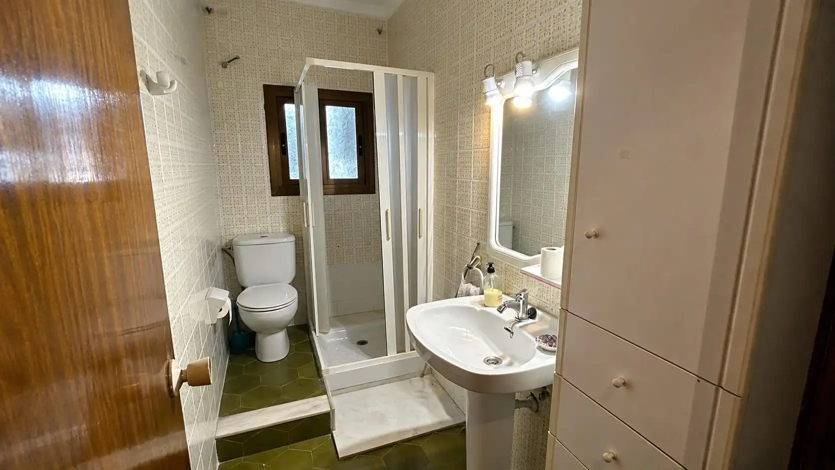 Baño de Piso en venta en Valencia con Aire acondicionado y Balcón