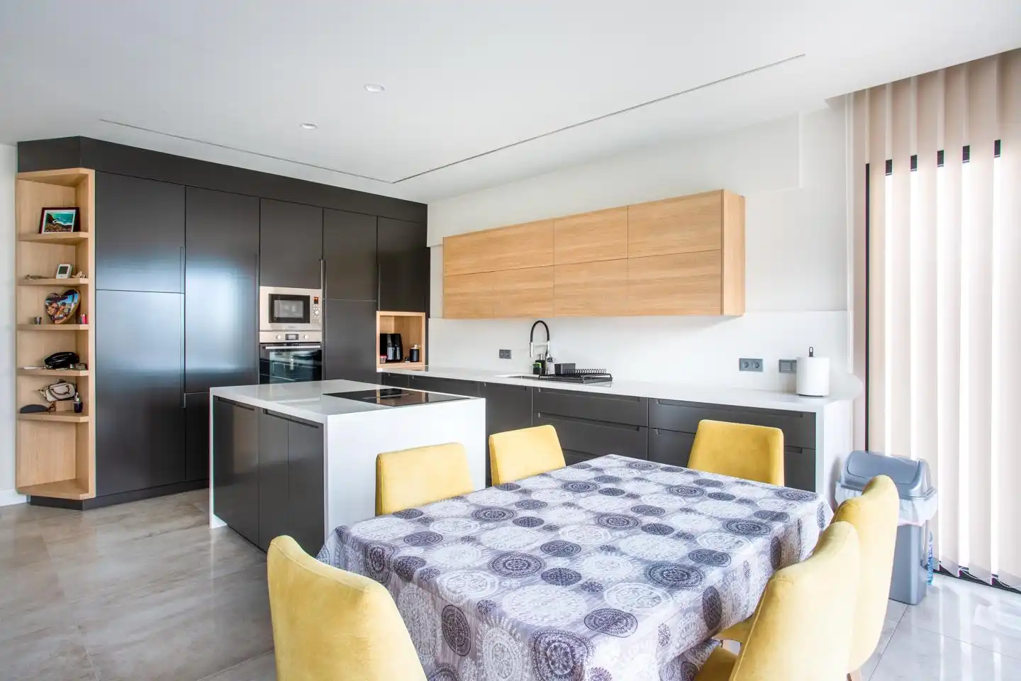 Cocina de Casa o chalet en venta en Las Palmas de Gran Canaria con Jardín privado, Terraza y Piscina