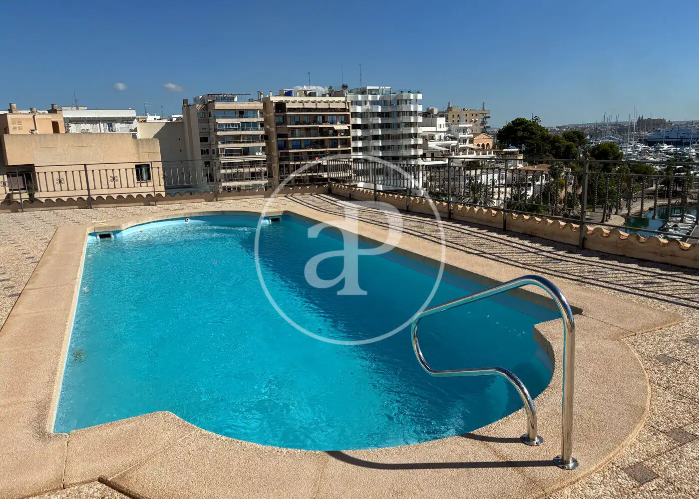 Piso con piscina en alquiler en Avinguda de Joan Miró