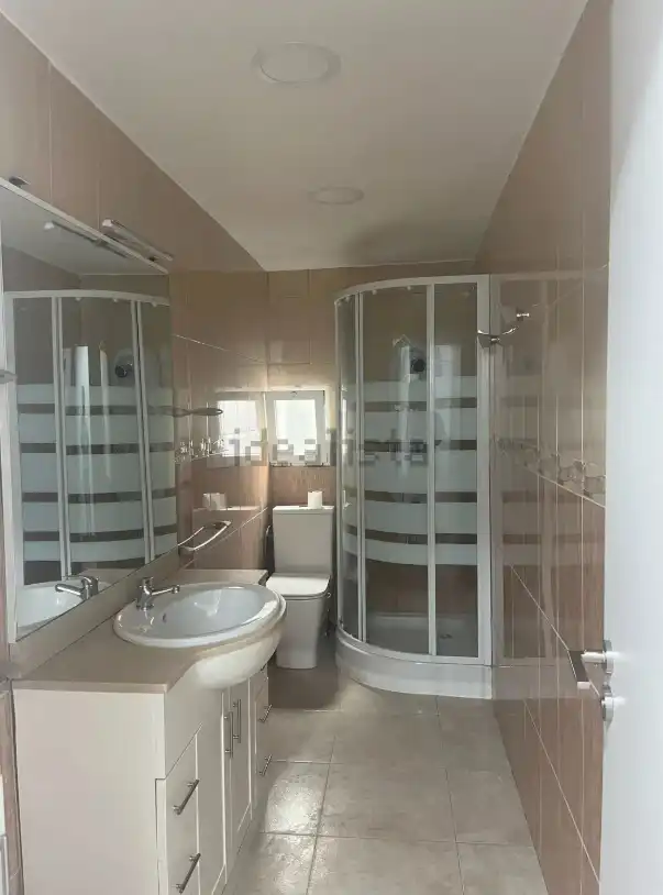 Bathroom of Flat for sale in Valencia  with Air Conditioner, Balcony and Internet