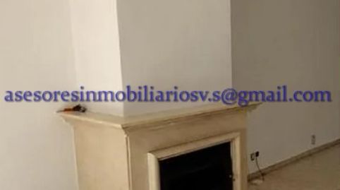 Foto 2 de Casa adosada en venta en Calle Constantino Ponce de la Fuente, Colores - Entreparques, Sevilla Capital